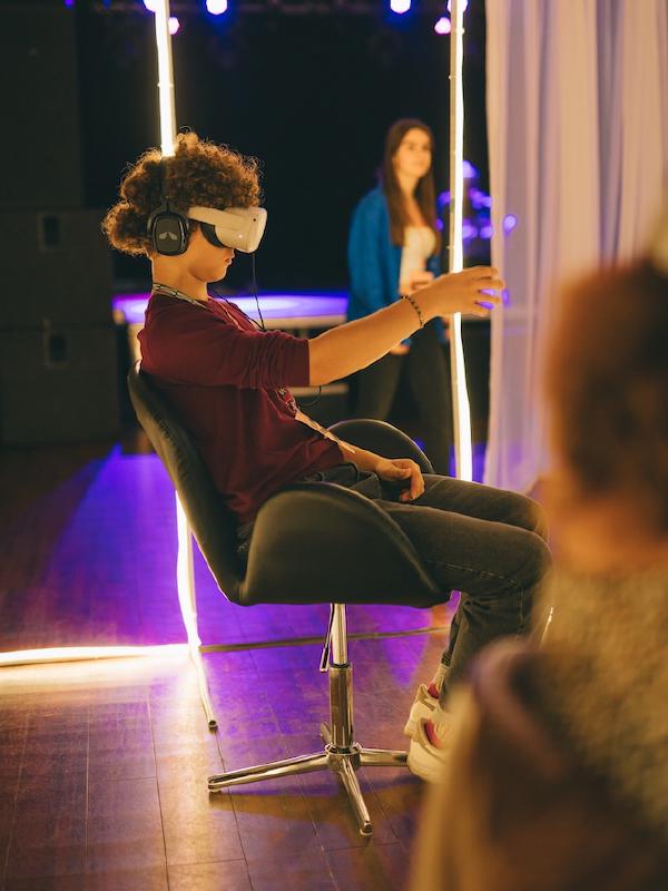 Participant using VR headset at Spektrum Festival
